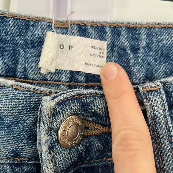 One of a kind embroidered mom jeans - Picture 6 of 8